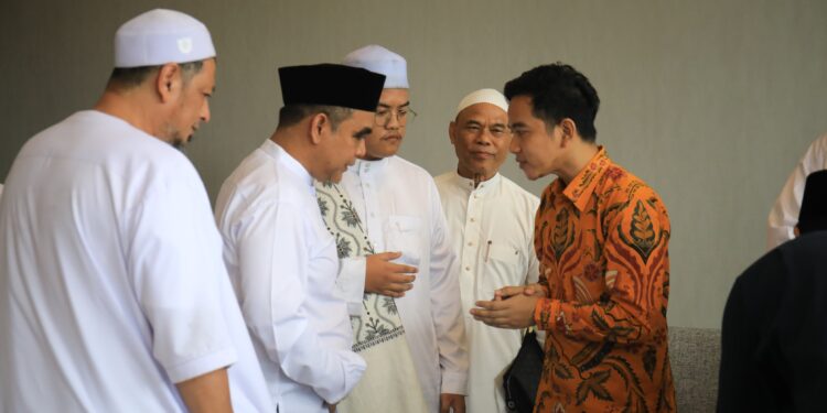 Di Solo, Muzani hingga Cawapres Gibran Silaturahmi dengan Habib Jindan dan Habib Ali Kwitang