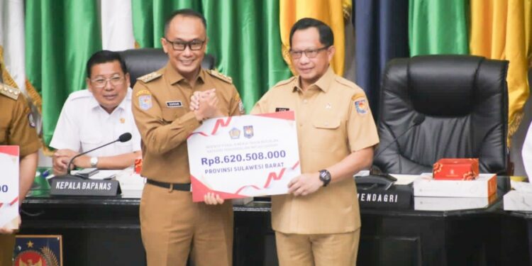 Dinilai Berhasil Kendalikan Inflasi, Pemprov Sulbar Terima Penghargaan Dana Insentif Fiskal