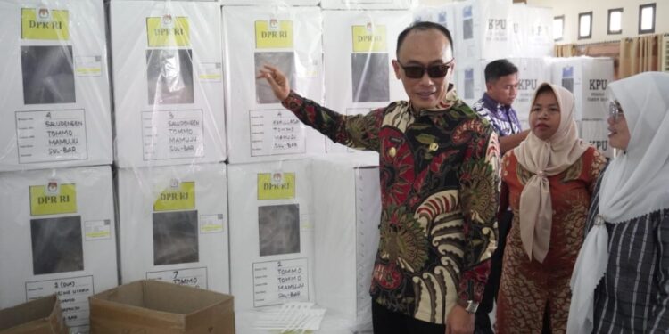 Kunjungi Kantor KPU Mamuju Jelang Pemilu 2024, Pj Gubernur Sulbar, Prof Zudan : Semuanya Sudah On The Track